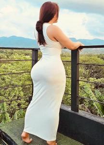 613780846: Chica busca chico en Sevilla