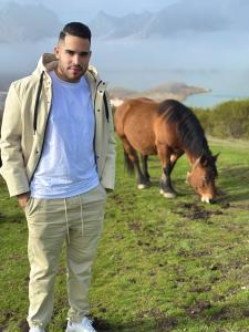 641918611: Chico busca chica en Cádiz