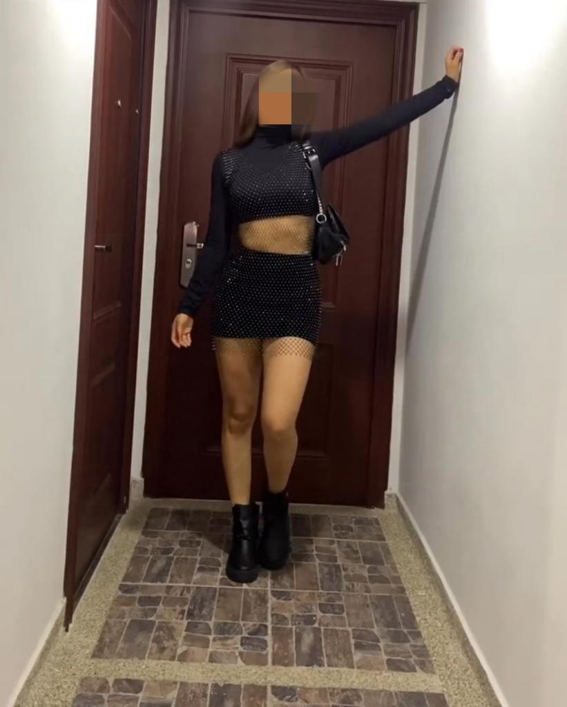 634063177: Chica busca chico en La Coruña