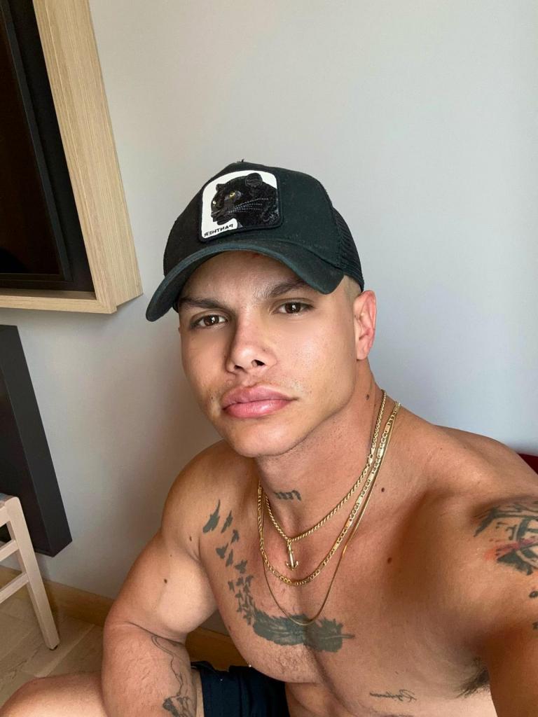 695032626: Chico busca chica en Barcelona