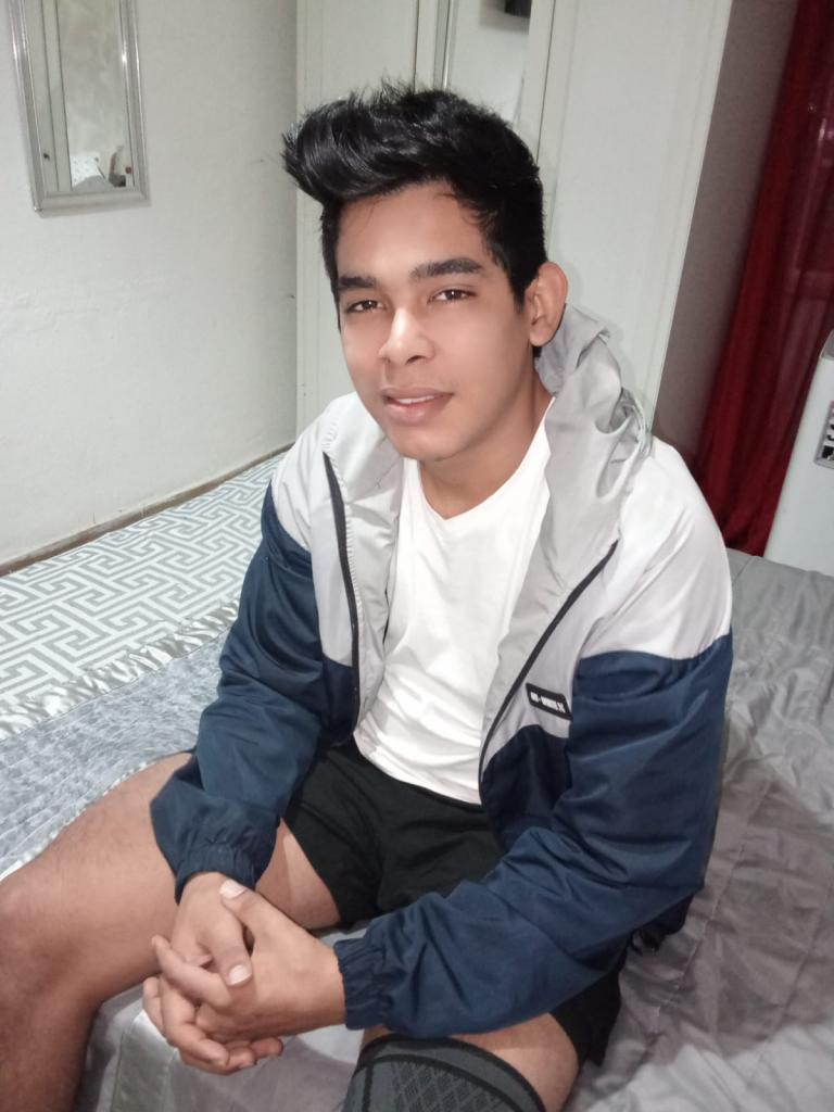 666757135: Chico busca chica en Toledo