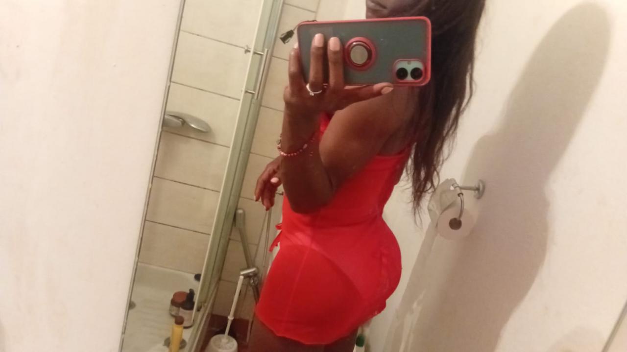 615238821: Chico busca chica en Málaga