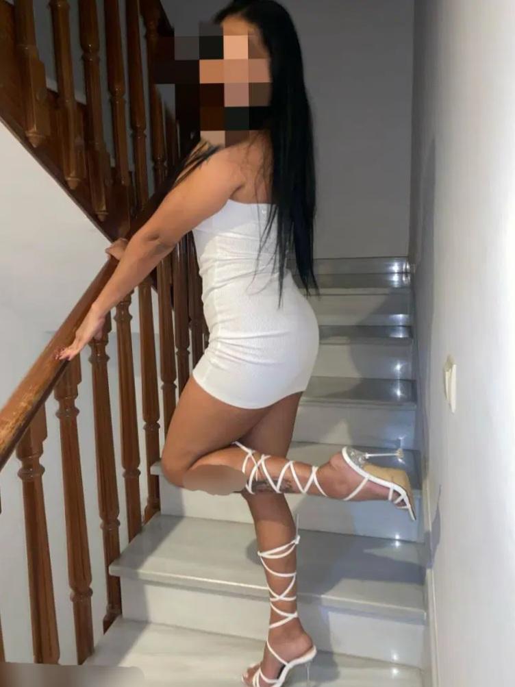 621395281: Chica busca chico en Almería