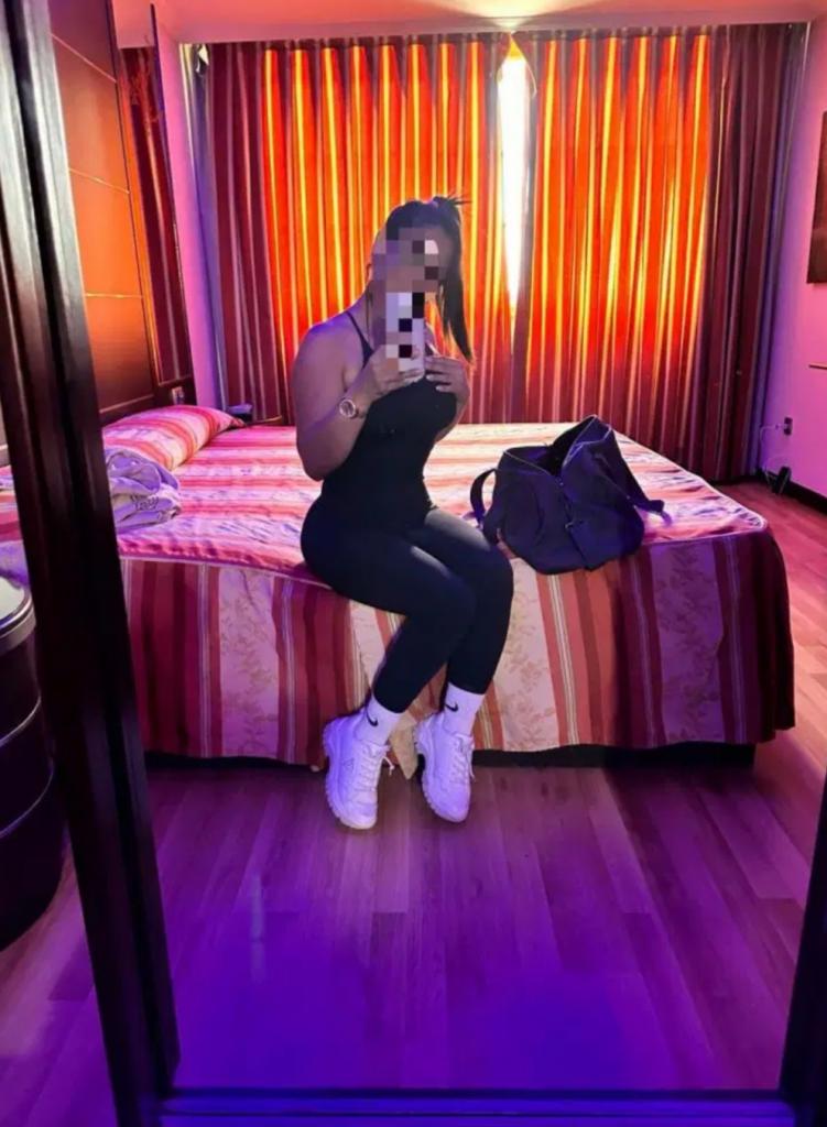 Chica busca chico en Almería: 