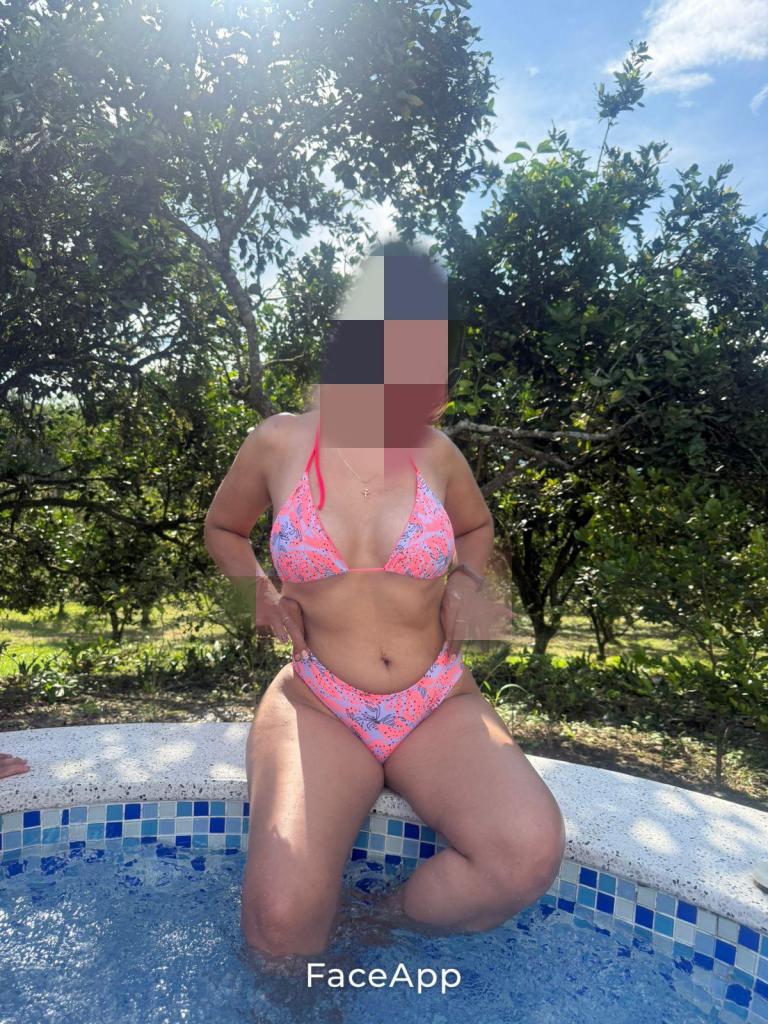 Chica busca chico en Alicante: Chica busca chico