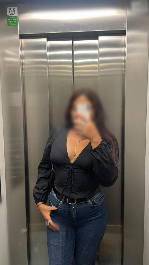 645718839: Chica busca chico en Navarra