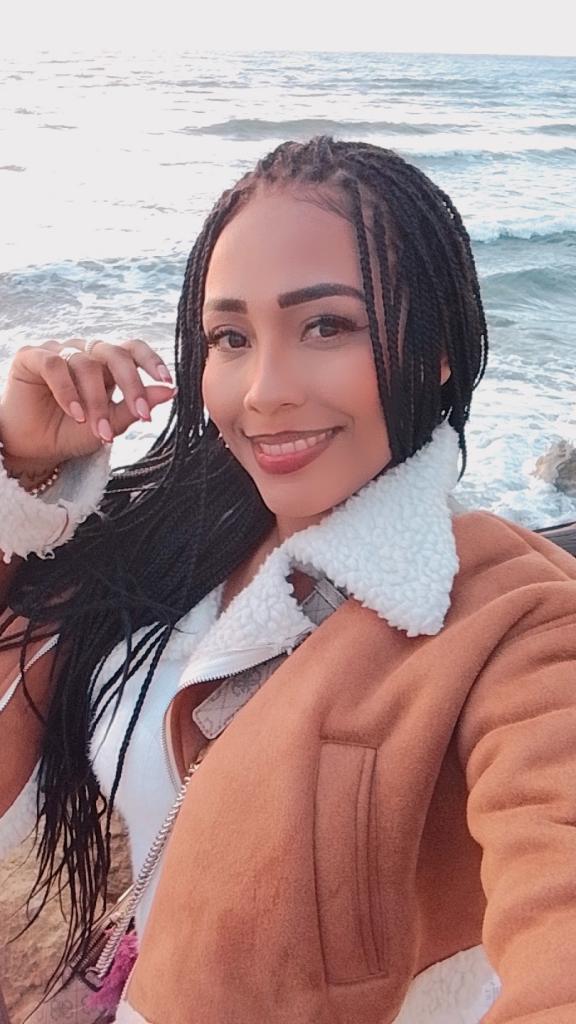 664254362: Chica busca chico en Málaga