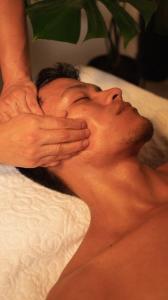 610880128: Chica busca chico en Valencia