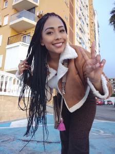 664254362: Chica busca chico en Málaga