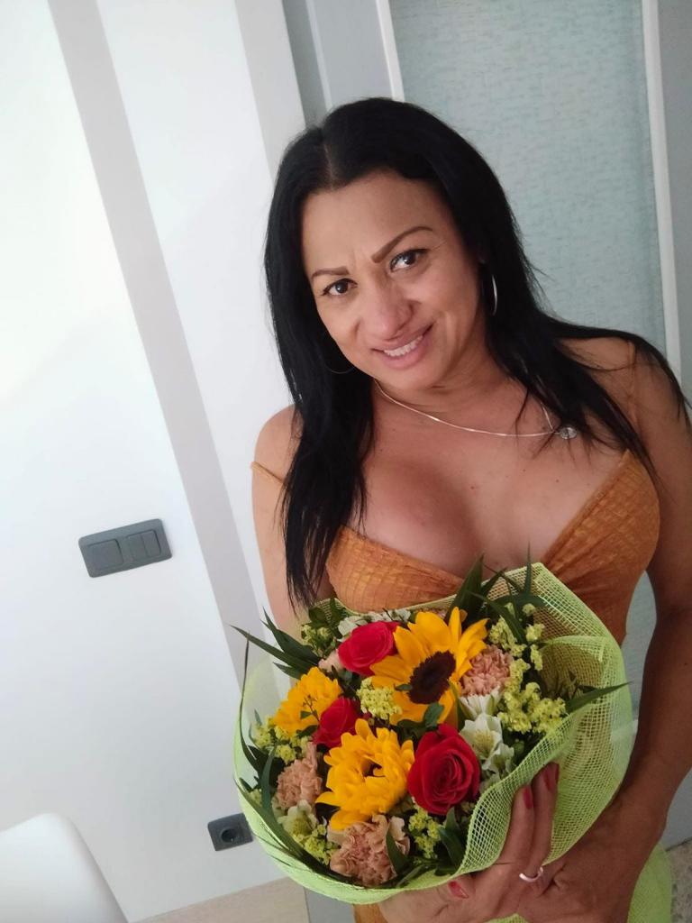 627296819: Transexual en Gerona