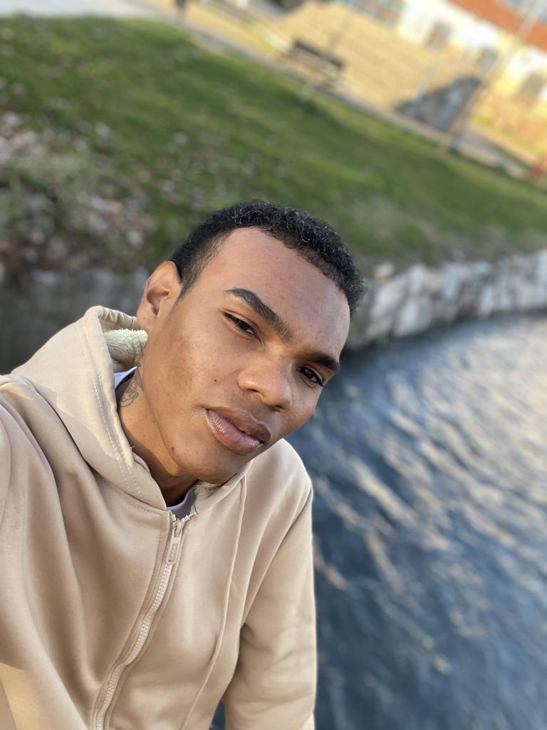 Chico busca chica en Cantabria: 