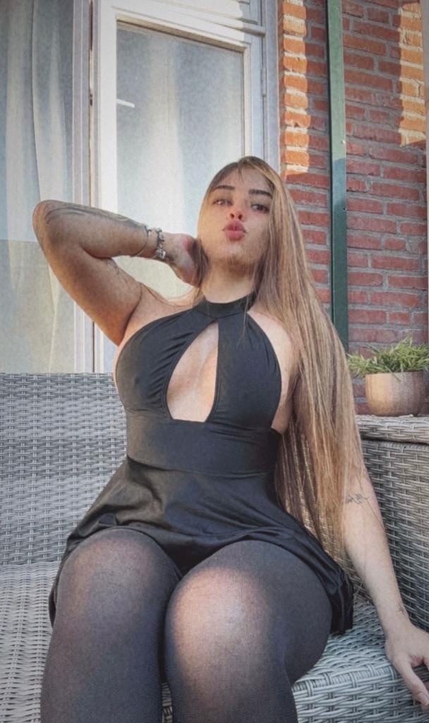 607071496: Chica busca chico en Sevilla