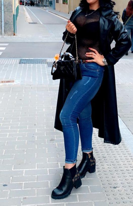 655471568: Chica busca chico en Barcelona