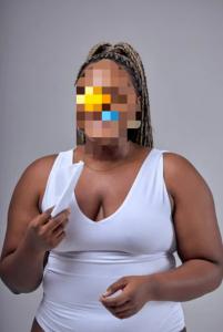 631609115: Chica busca chico en Gerona