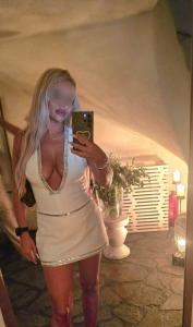 661145141: Chica busca chico en Barcelona