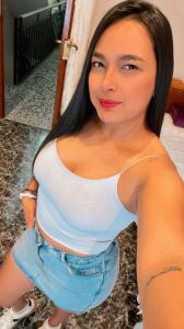 633975548: Chica busca chico en Madrid