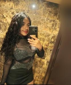 643290924: Chica busca chico en León
