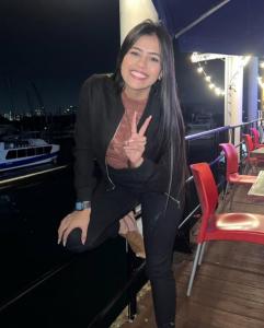 612204049: Chica busca chico en Cádiz