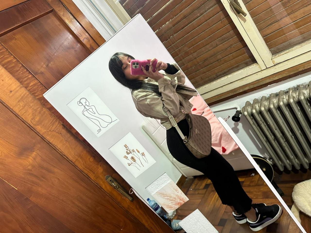 625743119: Chica busca chico en Gerona