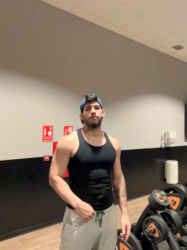 627275163: Chico busca chica en Granada