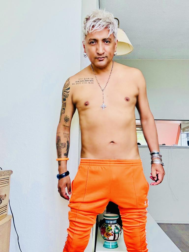 608259318: Chico busca chica en Barcelona