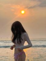 654976643: Chica busca chico en Barcelona