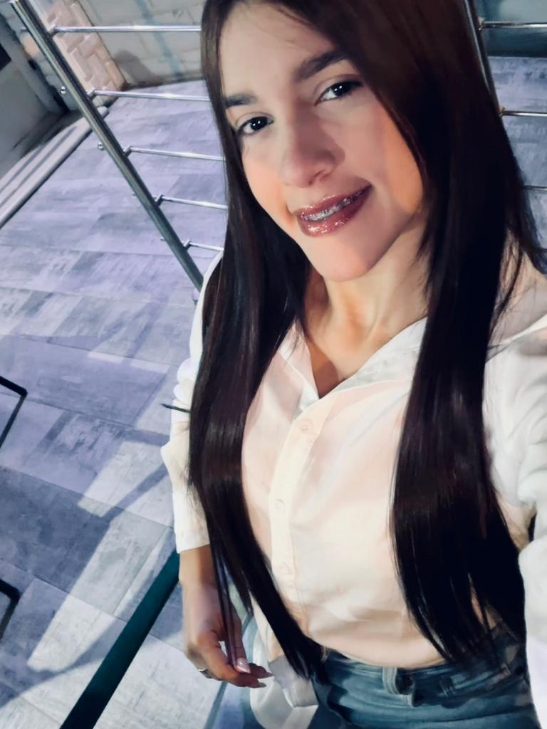 614915359: Chica busca chico en Almería