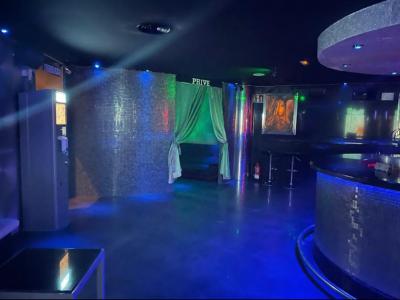 686652102: Chica busca chico en Madrid