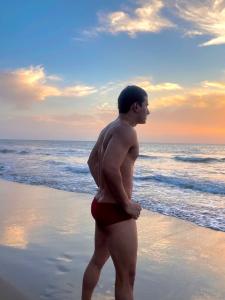 664407620: Chico busca chica en Granada