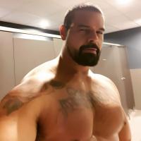 687716981: Chico busca chica en Zaragoza