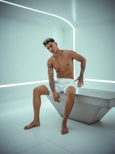 662189149: Chico busca chica en Madrid