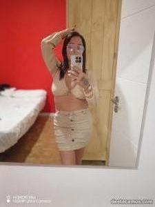 643551303: Chica busca chico en Granada