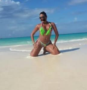 665090260: Chica busca chico en Sevilla