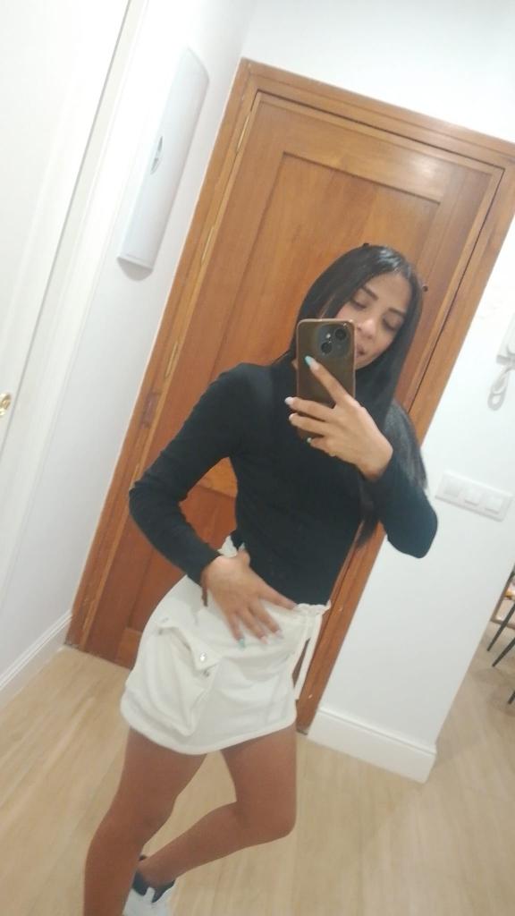 614554861: Chica busca chico en Sevilla