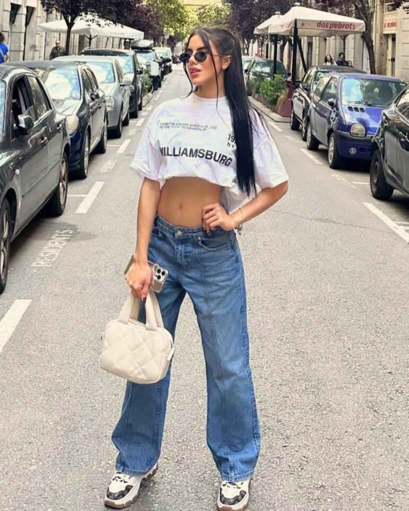 643457305: Chica busca chico en Mallorca