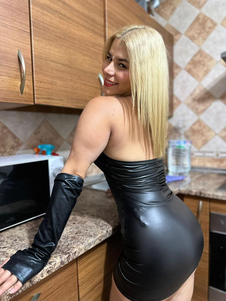 611317080: Chica busca chico en Cádiz