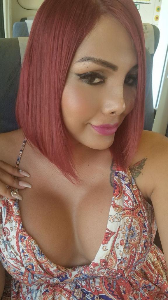 643068382: Transexual en Huelva