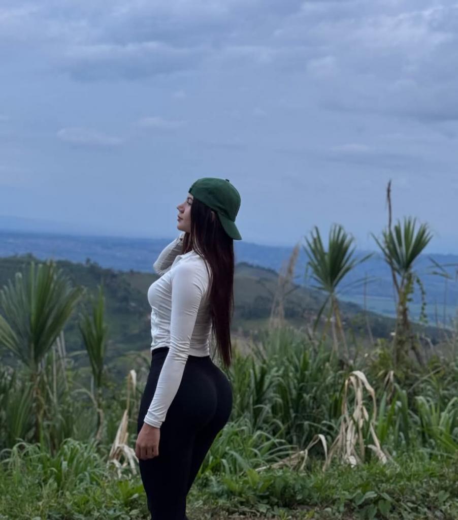 645497003: Chica busca chico en Cádiz