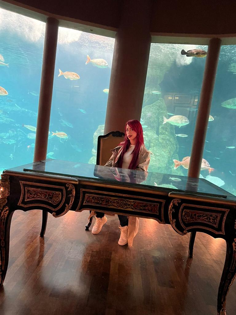 643235130: Transexual en Pontevedra