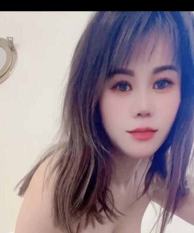 Chica busca chico en Ibiza: Chica busca chico