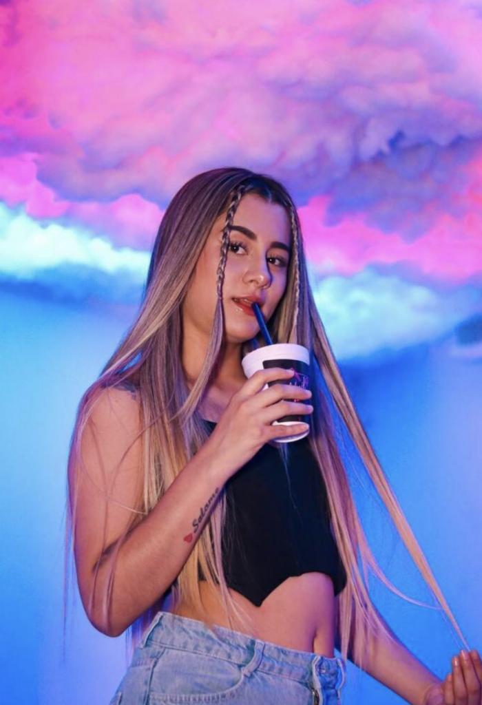 662696937: Chica busca chico en Barcelona