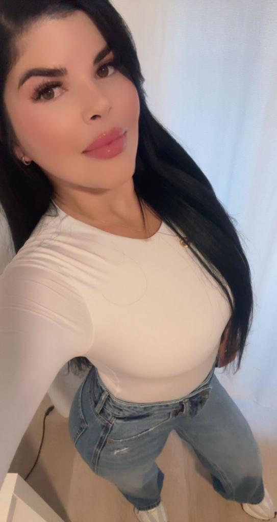 611222681: Chica busca chico en Almería