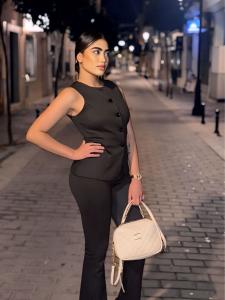 669590464: Chica busca chico en Zaragoza