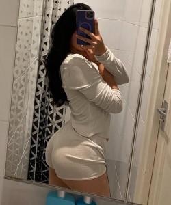 604308094: Chica busca chico en Madrid