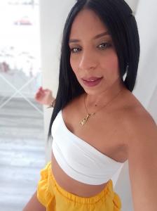 614554861: Chica busca chico en Sevilla