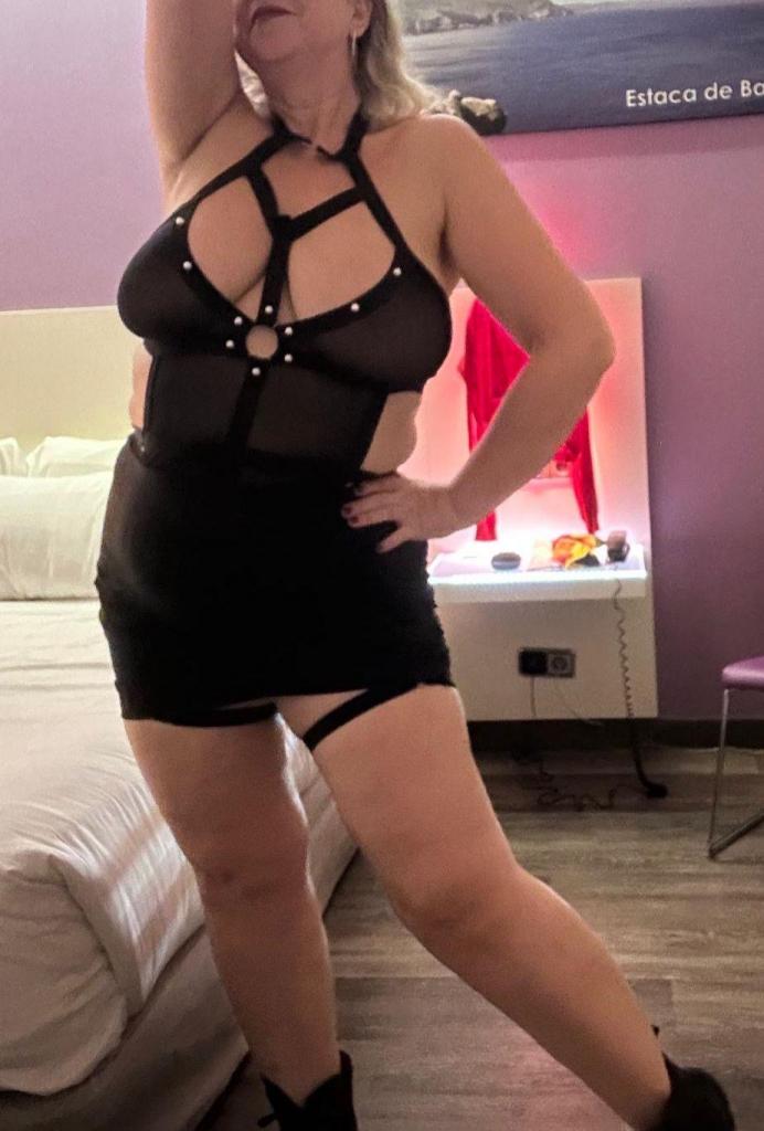 635893911: Chica busca chico en Pontevedra