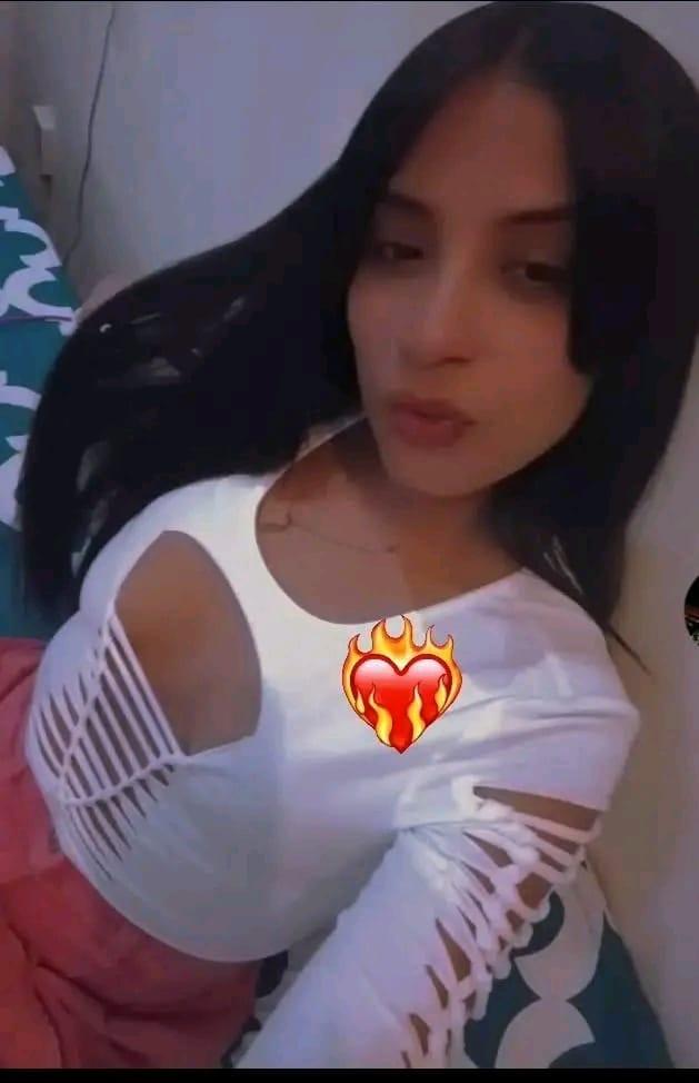 614554861: Chica busca chico en Sevilla