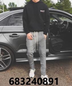 683240891: Chico busca chica en Sevilla