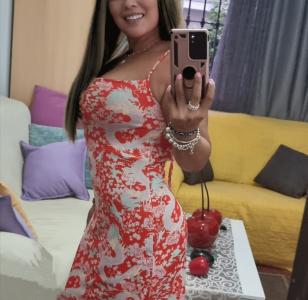 605656619: Chica busca chico en Sevilla