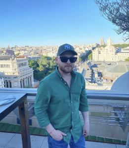 631860125: Chico busca chica en Madrid